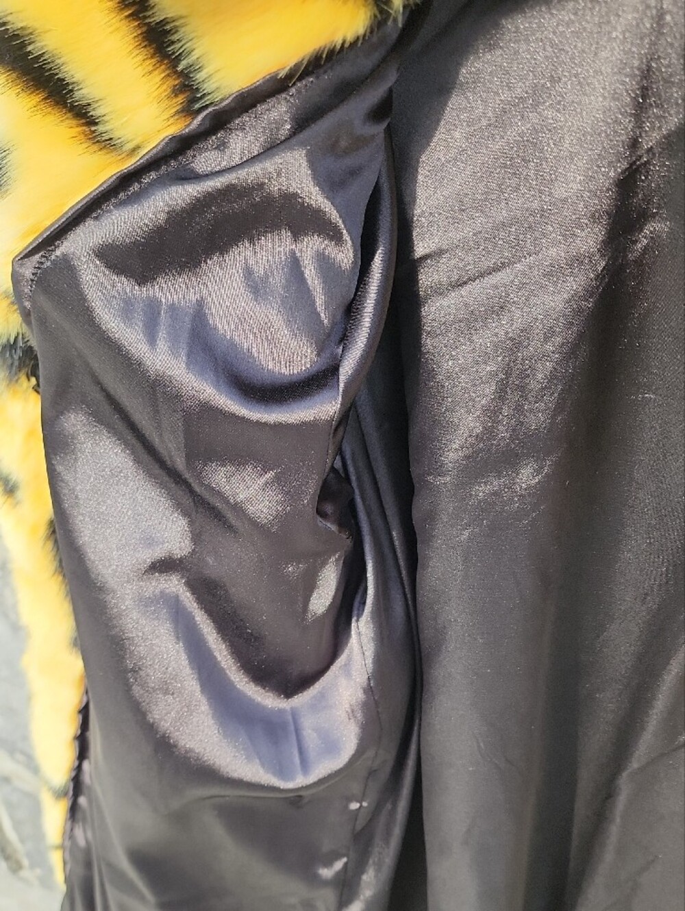 Lazy Oaf Yellow & Black Faux Fur Animal Print Coat Size Small - Picture 10 of 11
